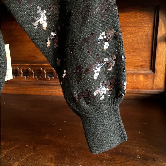 NWT- FABULOUS BLACK SEQUINED SWEATER - Picture 7 of 7
